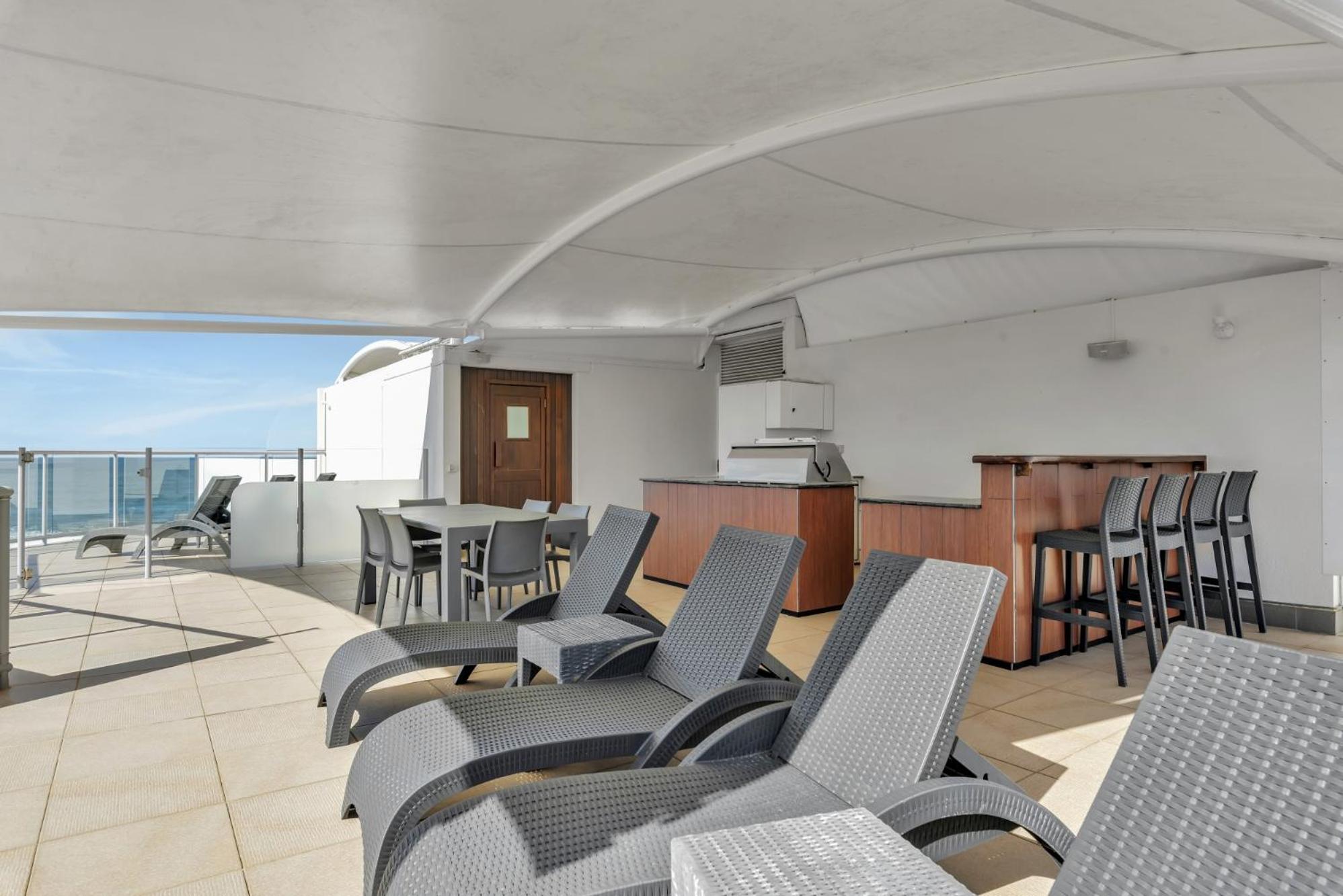 Rolling Surf Resort Caloundra