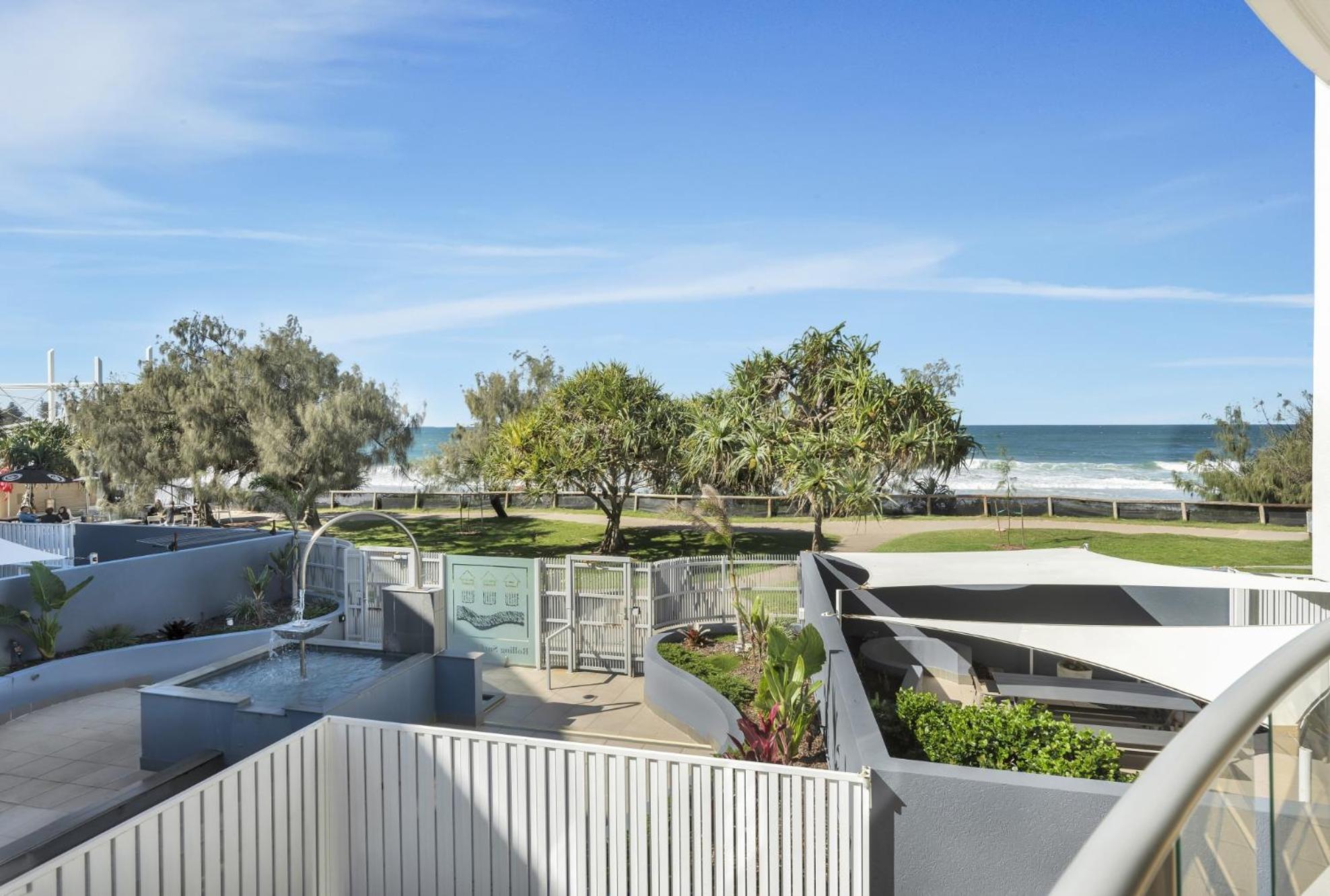 Resort Rolling Surf Caloundra
