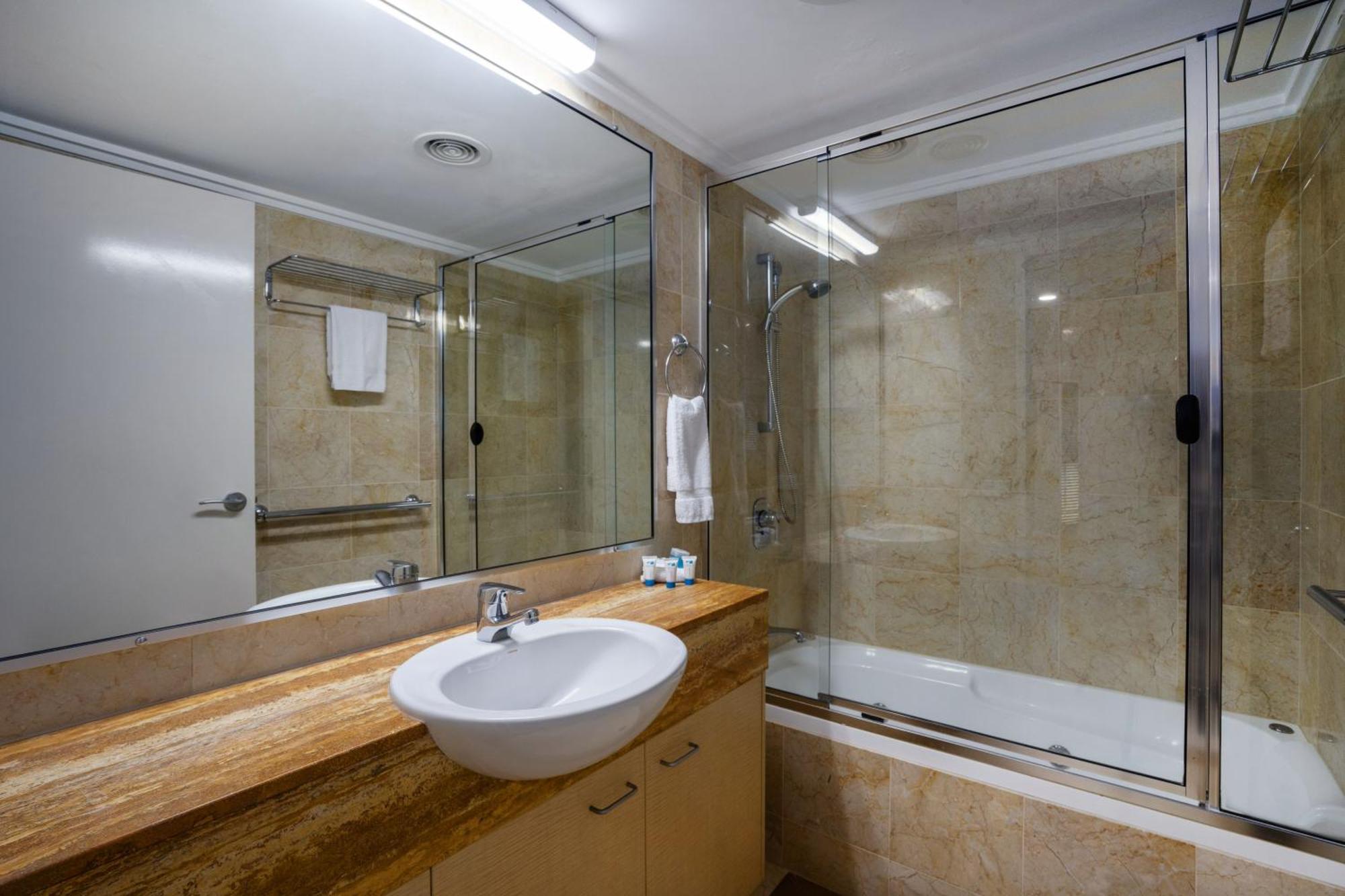Rolling Surf Resort Caloundra